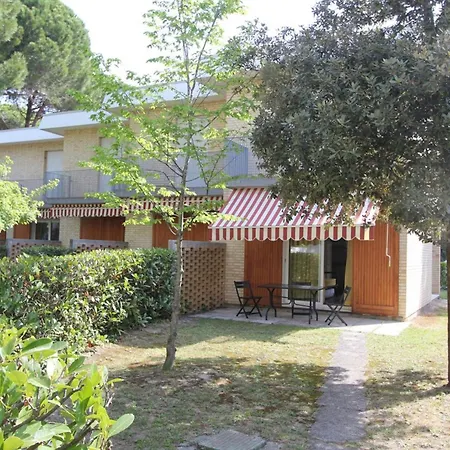 Terraced House With Garden Villa *
