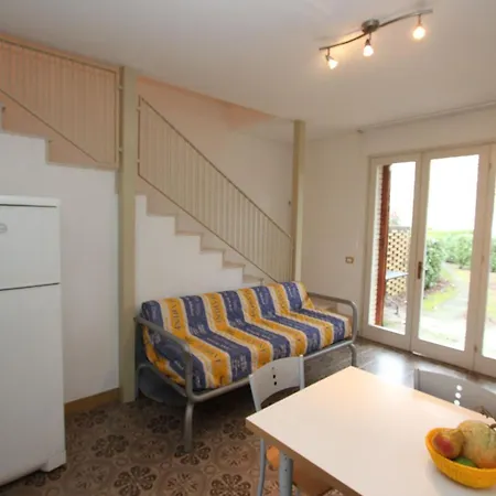 Willa Terraced House With Garden *